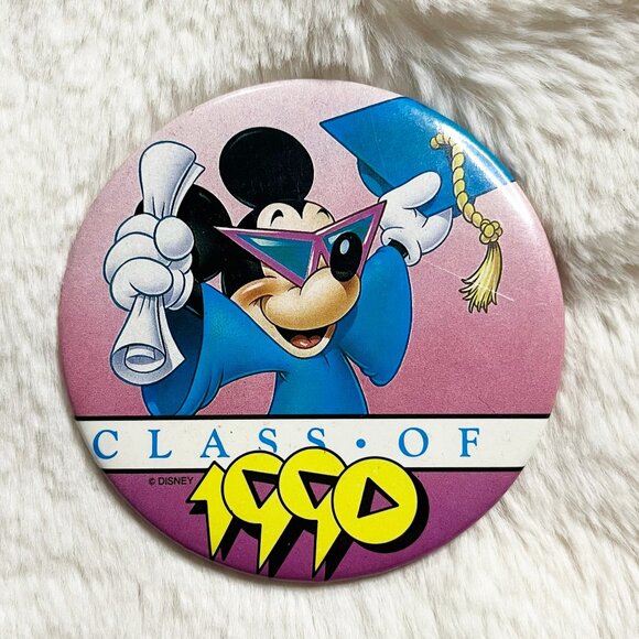 🔮 5/$25 Vintage Disney Mickey Mouse Class of 1990 Graduate Pin‎ - Picture 1 of 2